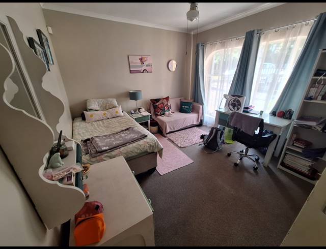 5 BEDROOM HOUSE FOR SALE IN VANDERBIJLPARK SE 3